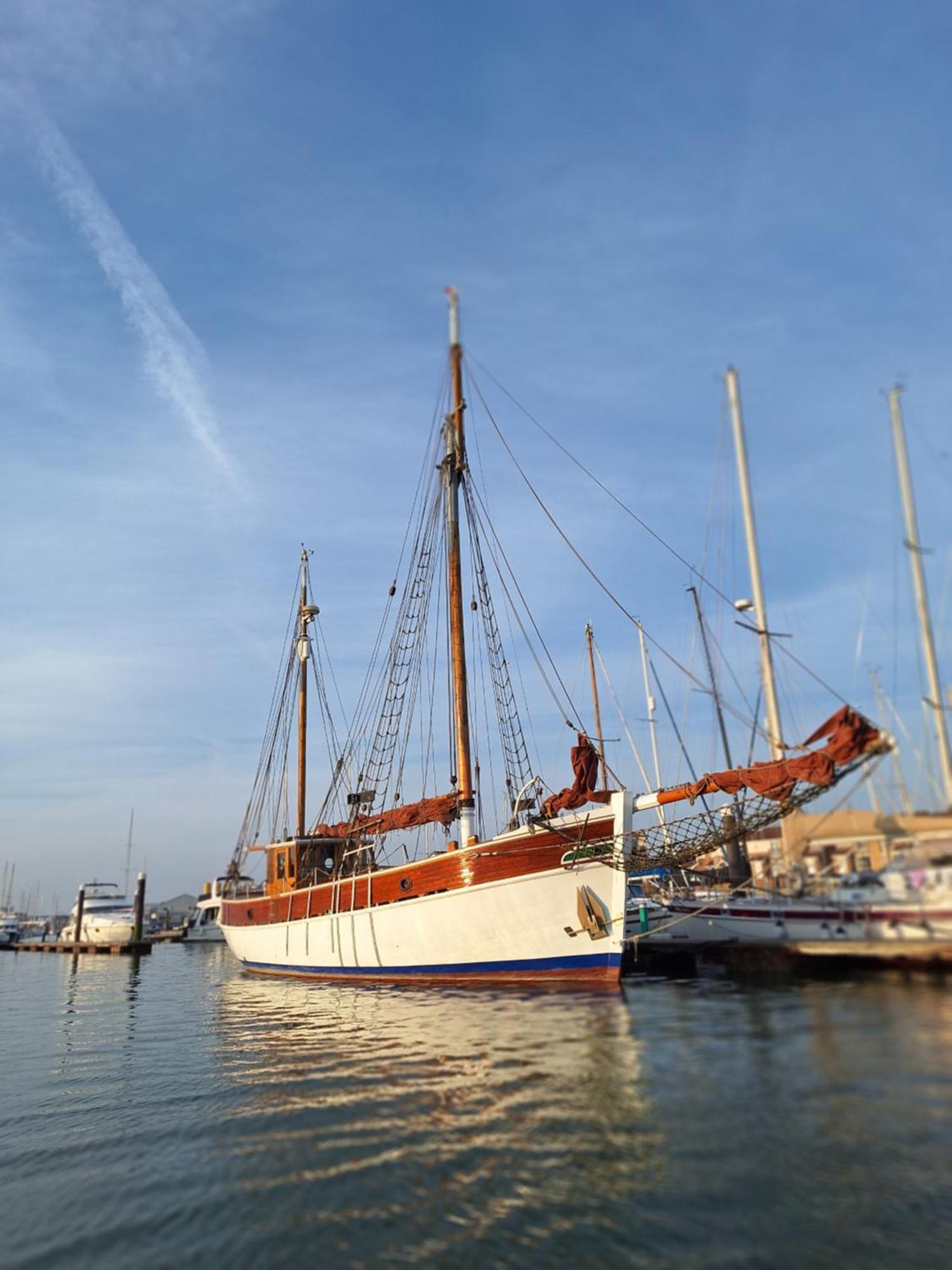 Historic Wooden Ship 'Ursula' Hotel East Cowes Ngoại thất bức ảnh