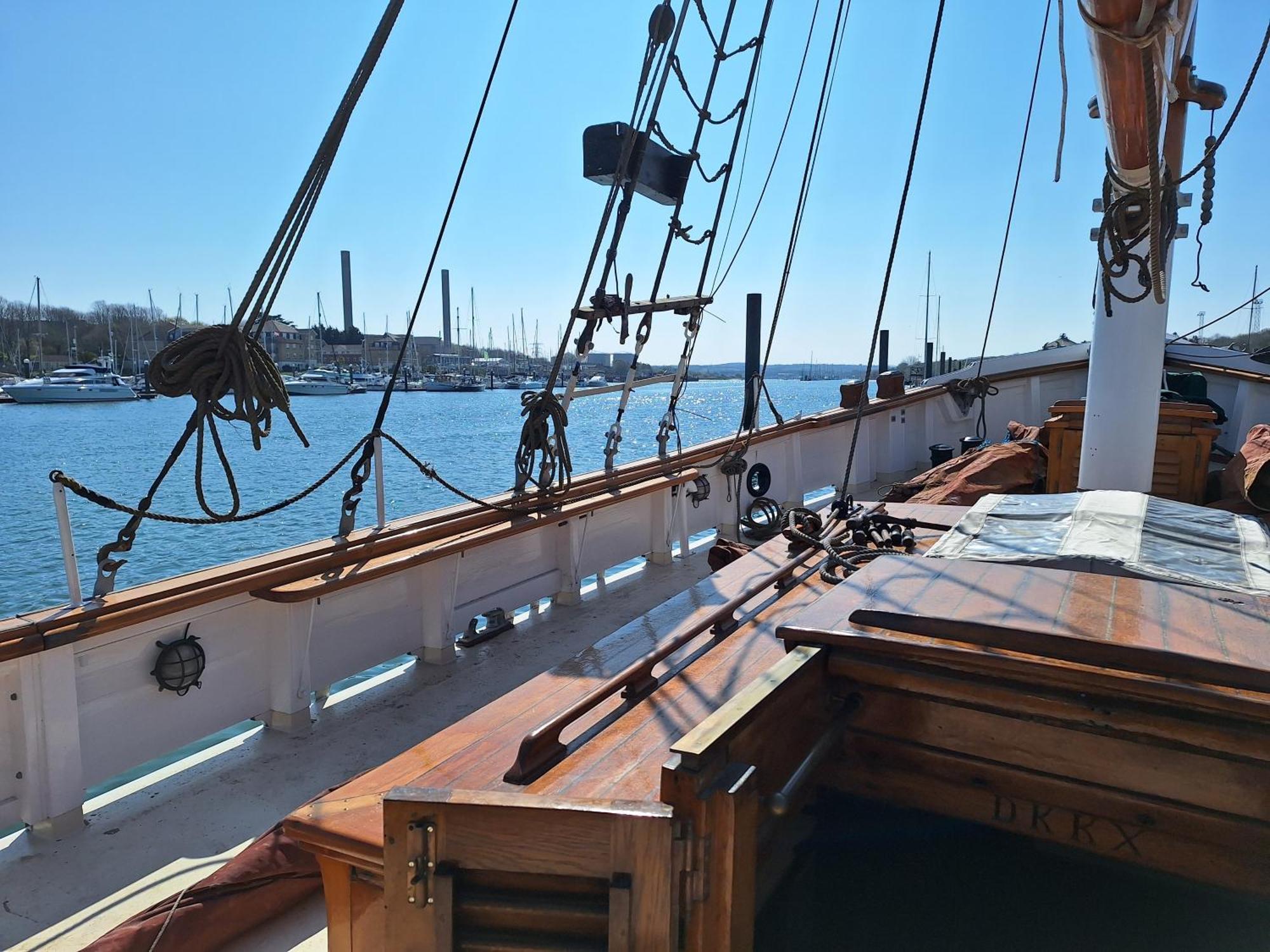 Historic Wooden Ship 'Ursula' Hotel East Cowes Ngoại thất bức ảnh