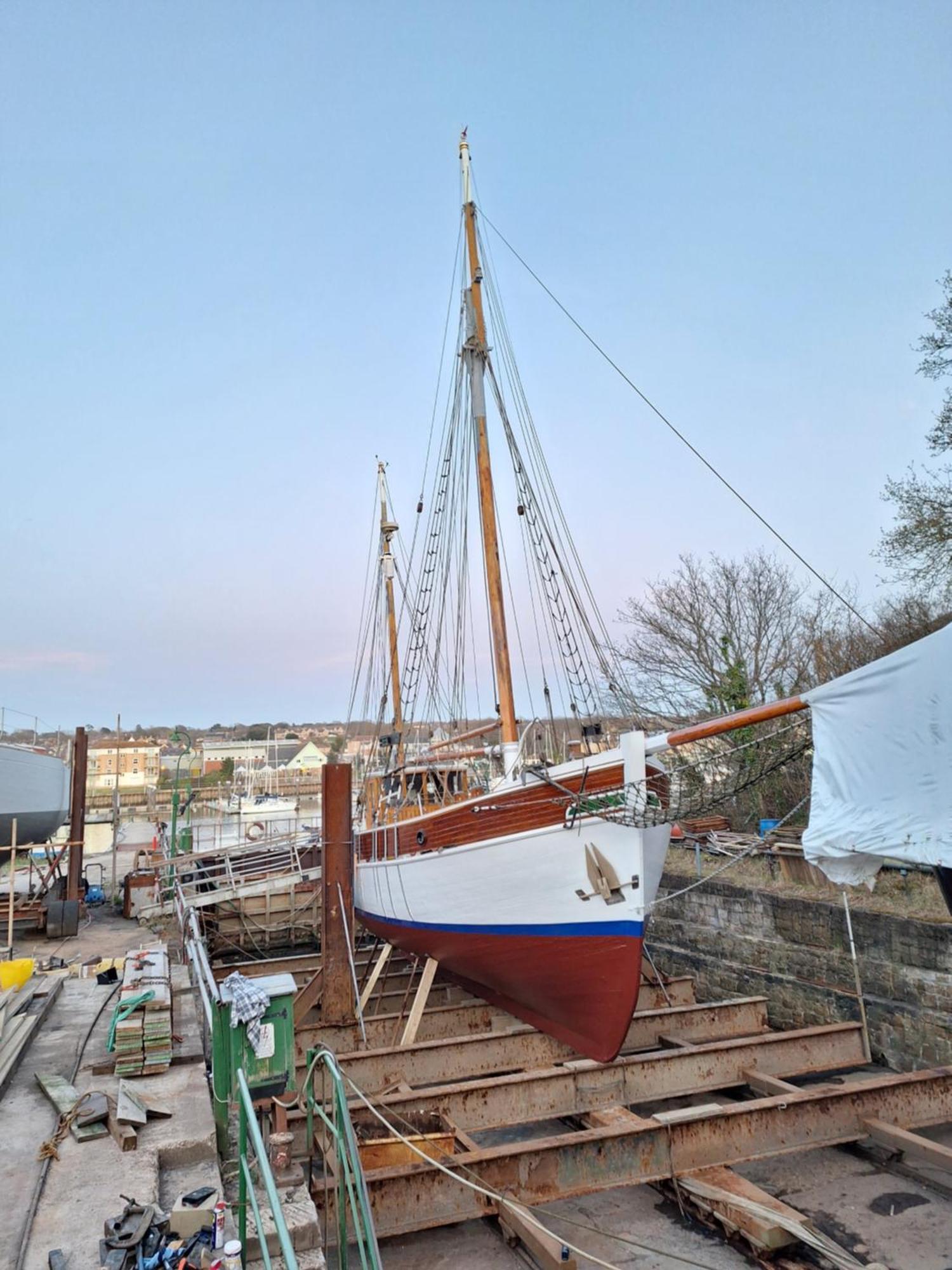 Historic Wooden Ship 'Ursula' Hotel East Cowes Ngoại thất bức ảnh