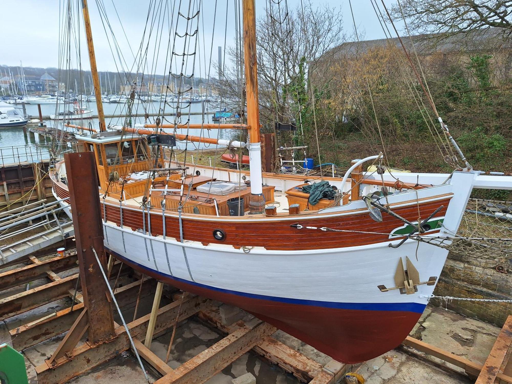 Historic Wooden Ship 'Ursula' Hotel East Cowes Ngoại thất bức ảnh